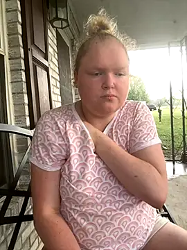 Snapshot of KadiSparkle chatting on 09/23/25, 12:41 KadiSparkle online show from 09/23/25, 12:41