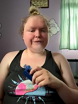 Snapshot of KadiSparkle chatting on 09/24/25, 03:37 KadiSparkle online show from 09/24/25, 03:37