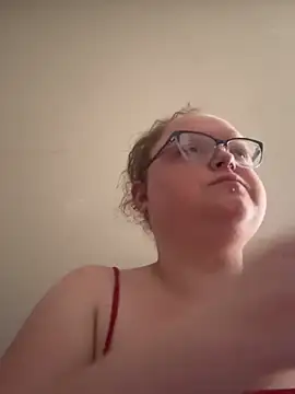 Snapshot of KadiSparkle chatting on 04/16/26, 01:12 KadiSparkle online show from 04/16/26, 01:12