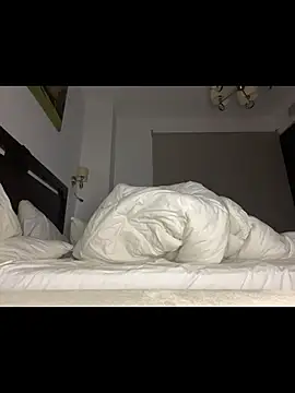 Snapshot of thejaderavixen chatting on 11/09/25, 01:04 thejaderavixen online show from 11/09/25, 01:04