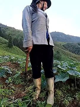 Snapshot of Exembin chatting on 09/22/25, 10:50 Exembin online show from 09/22/25, 10:50