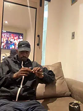 Snapshot of AllDayBbC chatting on 10/16/25, 08:21 AllDayBbC online show from 10/16/25, 08:21