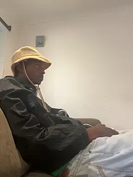 Snapshot of AllDayBbC chatting on 03/08/26, 09:24 AllDayBbC online show from 03/08/26, 09:24