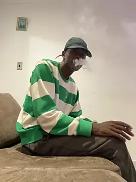 Snapshot of AllDayBbC chatting on 03/17/26, 06:44 AllDayBbC online show from 03/17/26, 06:44