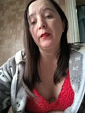 Snapshot of EvelinCutex chatting on 03/04/26, 11:49 EvelinCutex online show from 03/04/26, 11:49