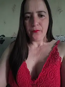 Snapshot of EvelinCutex chatting on 04/21/26, 04:52 EvelinCutex online show from 04/21/26, 04:52