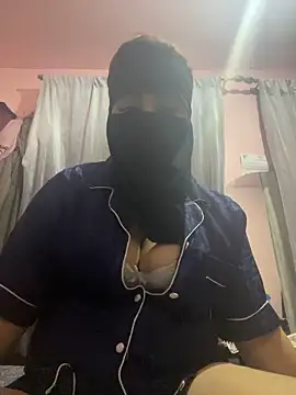 Snapshot of _Jori_ chatting on 10/21/25, 10:43 Jori online show from 10/21/25, 10:43