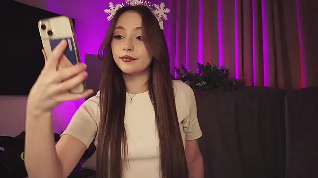 Snapshot of wetpussydaily chatting on 12/17/25, 03:51 wetpussydaily online show from 12/17/25, 03:51