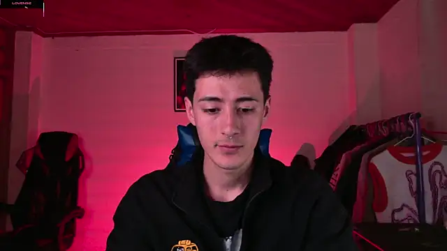 Snapshot of Jeremias_miller chatting on 12/16/25, 11:32 Jeremias miller online show from 12/16/25, 11:32