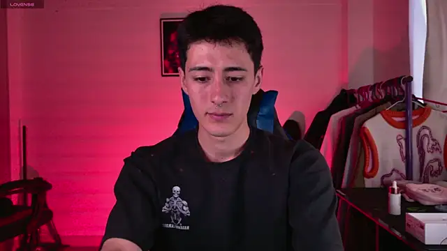 Snapshot of Jeremias_miller chatting on 12/17/25, 09:32 Jeremias miller online show from 12/17/25, 09:32