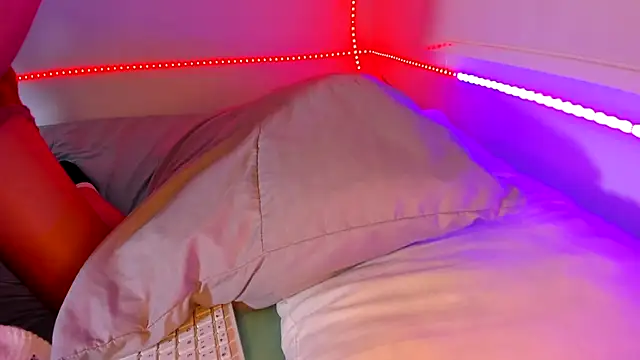 Dulce TentacionLatina online show from 09/10/25, 01:05