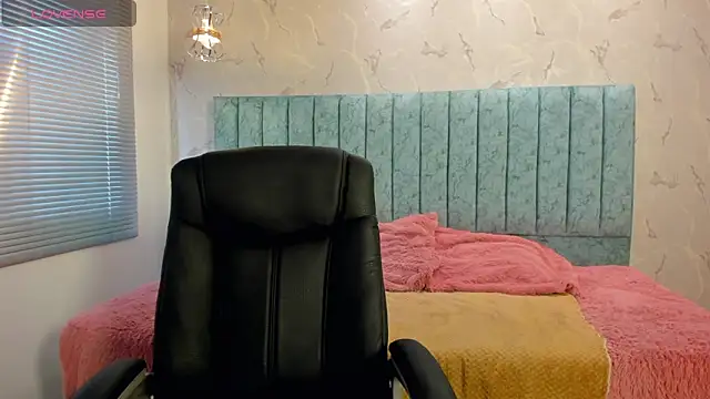 Saya Amaretto1 online show from 02/01/26, 06:28