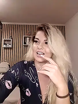 Mayaaaaaa  online show from 11/21/25, 09:24