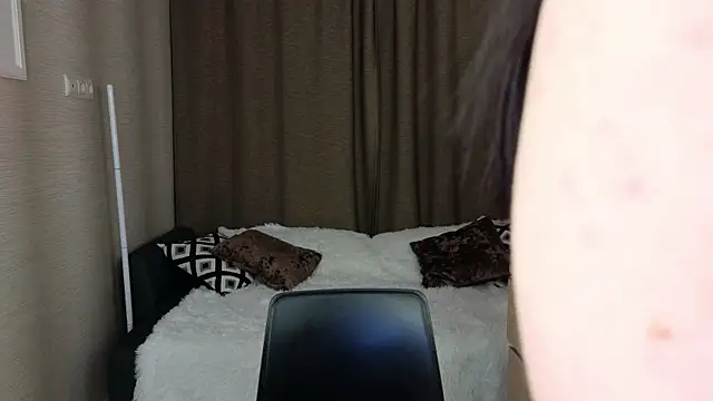 cute club online show from 10/16/25, 05:14