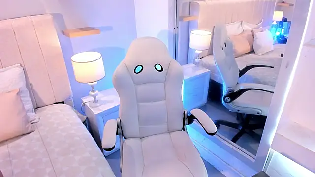 manyaa  online show from 02/12/26, 07:42