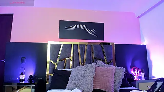 Snapshot of ScarletTorres chatting on 10/19/25, 03:45 ScarletTorres online show from 10/19/25, 03:45