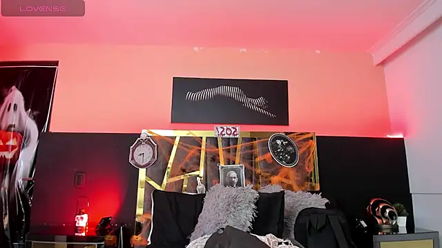 Snapshot of ScarletTorres chatting on 10/22/25, 06:51 ScarletTorres online show from 10/22/25, 06:51