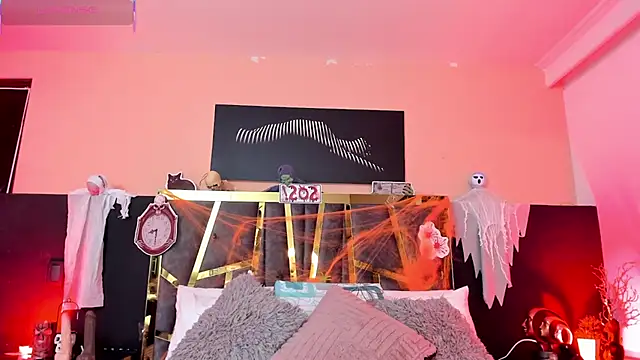 Snapshot of ScarletTorres chatting on 11/01/25, 01:57 ScarletTorres online show from 11/01/25, 01:57