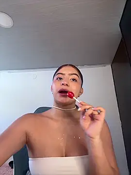 Snapshot of Melissa_coll chatting on 04/20/26, 01:25 Melissa coll online show from 04/20/26, 01:25