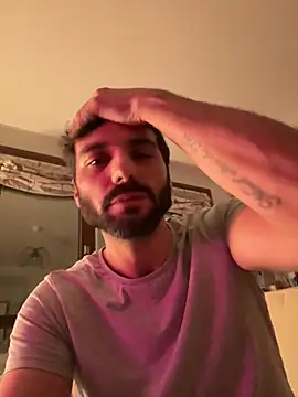 Snapshot of Simon-xx chatting on 04/18/26, 08:31 Simon-xx online show from 04/18/26, 08:31