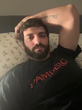 Snapshot of Simon-xx chatting on 04/20/26, 09:38 Simon-xx online show from 04/20/26, 09:38