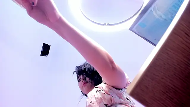 Snapshot of kitty_blueee chatting on 09/27/25, 08:58 kitty blueee online show from 09/27/25, 08:58