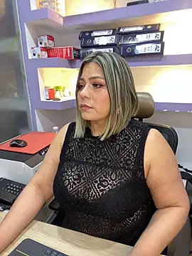 Snapshot of isabella_horney_ chatting on 03/05/26, 12:12 isabella horney online show from 03/05/26, 12:12