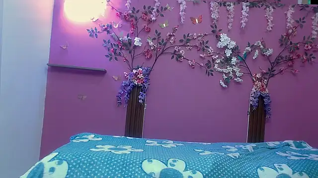 skinnybarbie022 online show from 09/27/25, 01:32