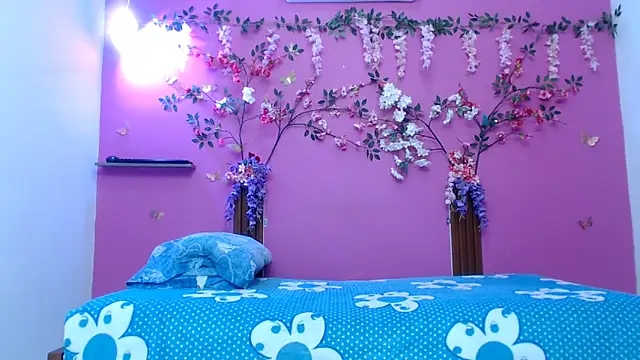 skinnybarbie022 online show from 05/28/26, 12:52