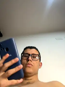 Kurtxxx22 online show from 11/10/25, 02:54