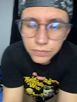 Kurtxxx22 online show from 11/17/25, 01:55