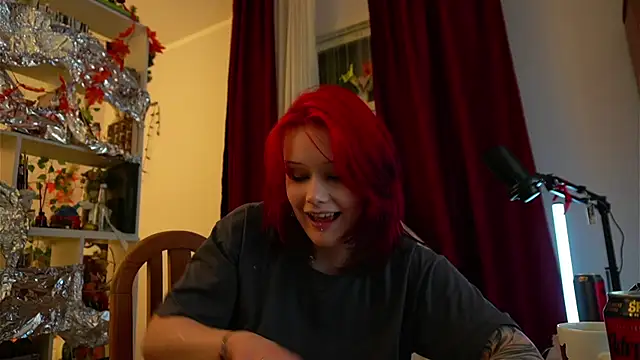 Snapshot of Sova173 chatting on 11/28/25, 10:12 Sova173 online show from 11/28/25, 10:12