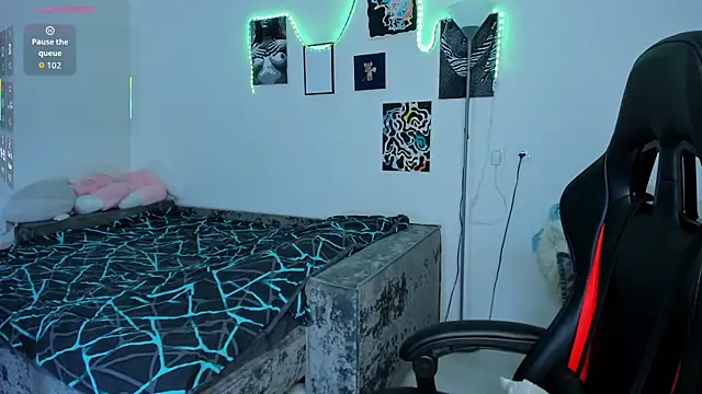 Snapshot of cute_little_ass chatting on 10/03/25, 03:42 cute little ass online show from 10/03/25, 03:42