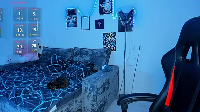 Snapshot of cute_little_ass chatting on 10/05/25, 06:06 cute little ass online show from 10/05/25, 06:06