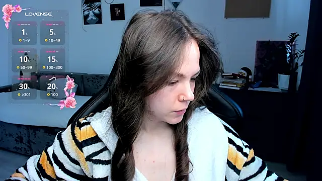 Snapshot of cute_little_ass chatting on 02/27/26, 07:19 cute little ass online show from 02/27/26, 07:19