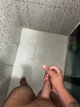 Snapshot of lrd11 chatting on 04/15/26, 02:57 lrd11 online show from 04/15/26, 02:57