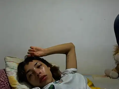 MeganAndMaxxh online show from 10/19/25, 04:57