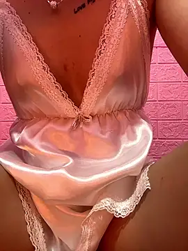 Snapshot of xixi2025-16 chatting on 01/19/26, 02:15 xixi2025-16 online show from 01/19/26, 02:15