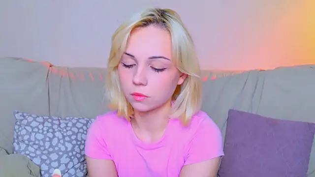 Charlotte Colinss online show from 05/09/26, 05:45