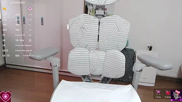 Snapshot of Suzie_Wet_Cave chatting on 04/04/26, 10:24 Suzie Wet Cave online show from 04/04/26, 10:24