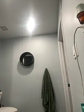 Snapshot of StandOnthatboy chatting on 04/22/26, 11:34 StandOnthatboy online show from 04/22/26, 11:34