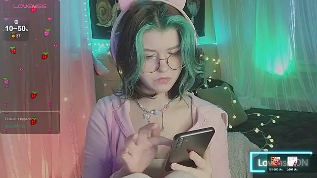 Snapshot of Miko_Meow chatting on 03/08/26, 08:07 Miko Meow online show from 03/08/26, 08:07