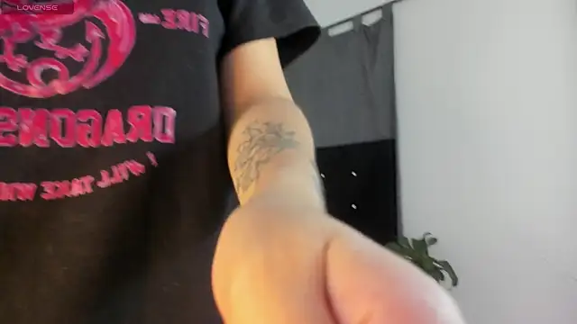 Snapshot of NicoleFletcher chatting on 10/20/25, 07:20 NicoleFletcher online show from 10/20/25, 07:20