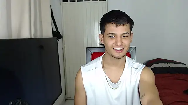 Alex mojica online show from 11/08/25, 05:07