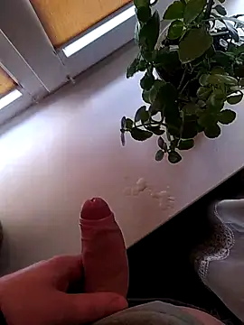 Mumuska online show from 10/18/25, 02:07