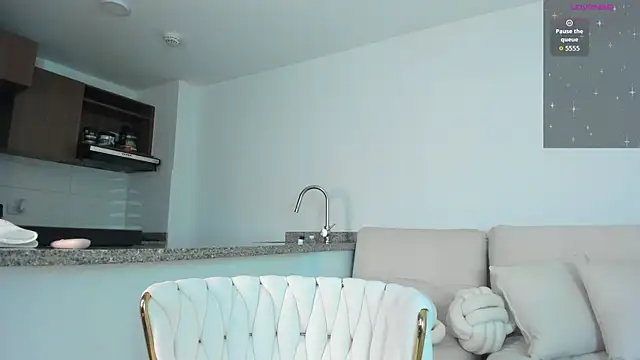 Michelle Ferrerr online show from 04/14/26, 10:21