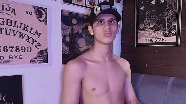 Snapshot of _realwav chatting on 09/19/25, 08:31  realwav online show from 09/19/25, 08:31