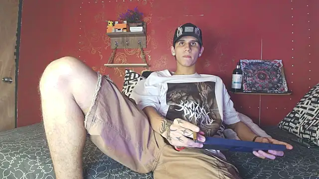 Snapshot of _realwav chatting on 10/12/25, 09:41  realwav online show from 10/12/25, 09:41