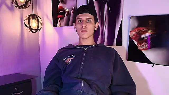 Snapshot of _realwav chatting on 10/14/25, 08:59  realwav online show from 10/14/25, 08:59