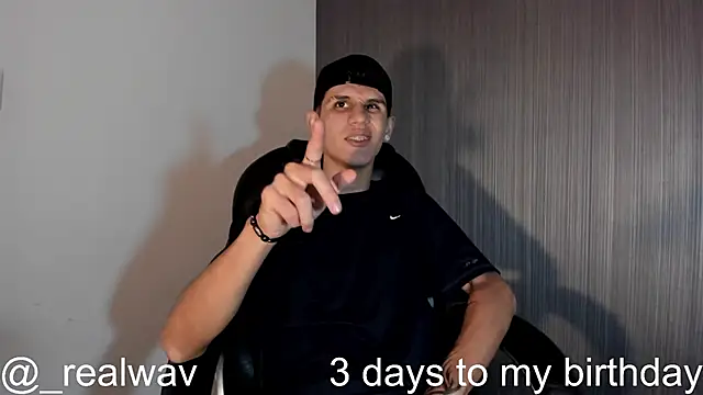 Snapshot of _realwav chatting on 10/22/25, 07:08  realwav online show from 10/22/25, 07:08